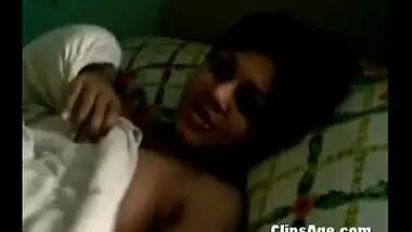 Porn video of a desi girl exposing nude body