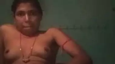 Desi bhabi show her body village