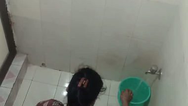 Desi mature girl pissing video recorded by neighbour guy
