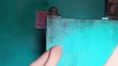 Dehati gaon ki randi stripping video