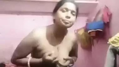 Chubby Indian girl squeezes XXX jugs during video call with Desi BF