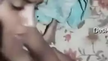 Today Exclusive- Desi Wife Give Blowjob