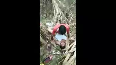 Desi Village Girl Having Jungle Sex