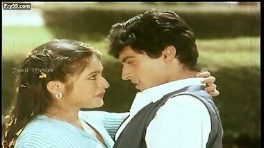 Rare hot yesteryear beauty Rupini boobs pressed hard, wet navel boob show in blouse