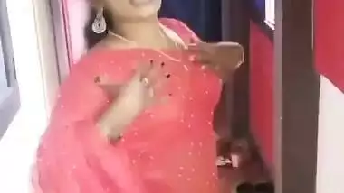 Sexy Tamil Bhabi hot video