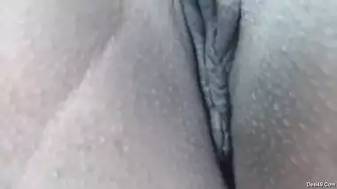 Indian teen performs an ASMR XXX porn video masturbating vagina
