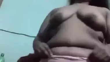 Bengali chubby MILF Bhabhi showing