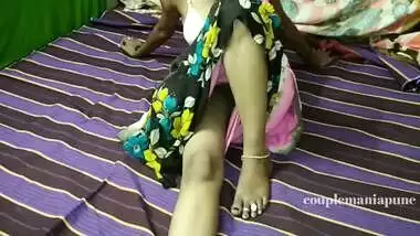 Marathi bhabhi pulling up her sari to show her cunt
