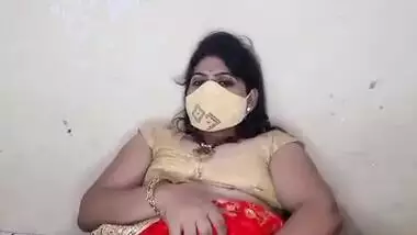 Sexy Bhabhi fingering her pussy