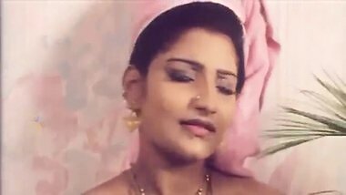 Hot actress Babilona in a Tamil blue film