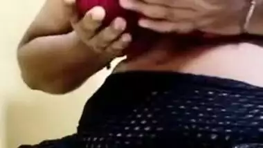 Sexy Milf Indian Bhabi Honey Cooling Down Her Hot Boobs