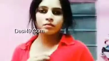 Flawless Desi woman unzips red blouse to impress porn perverts
