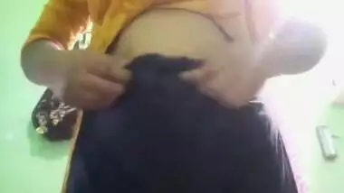 Bengali village girl showing her big boobs on cam