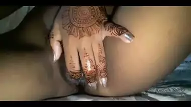 Mysterious Desi aunty with tattoos on hand fingers moist XXX cunny