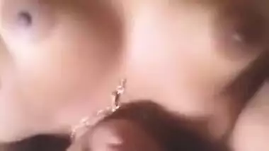 Sexy Hot Aunty Fingering Her Nude Pussy