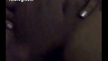 Desi lady getting her pussy exposed and squeezed hard!