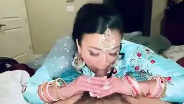 Kathmandu lady gives a Nepali blowjob to her Indian husband