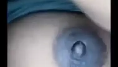 Bangladeshi girl showing her boobs on VC