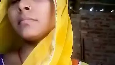 Desi village wife show her hot pussy