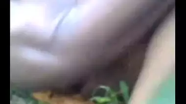 Desi sex mms clip of village bhabhi fucked by neighbor in jungle