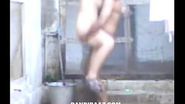 Village bhabhi outdoor porn video with next door lover