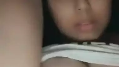 Horny Paki Girl Drilling her Pussy with Hair Brush & Too Much Squarting