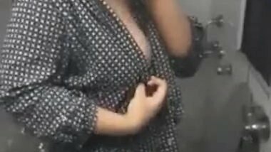 Bengali Girl Mirror Selfie