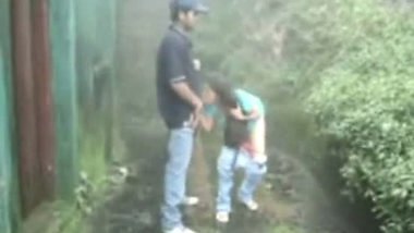 Barish ka ashli maja toh ye h.... Desi outdoor sex