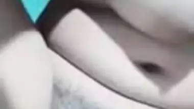 Sexy Desi Girl Fingering New Leaked Clip