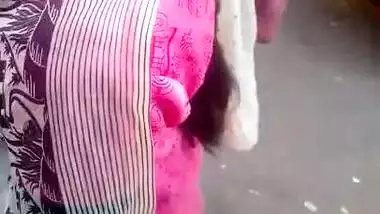 Tamil married girl boobs cleavage in busstop