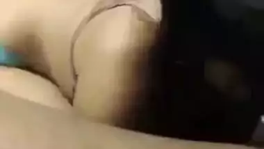 Sexy girl giving blowjob like a pro