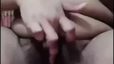 Sexy Desi Girl Showing Boobs and Pussy