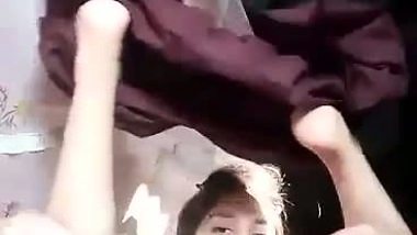 Marathi sex video of a girl fucking her ass with a brinjal