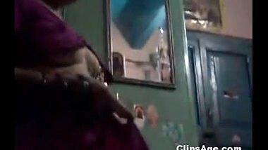 Matured desi aunty wearing blouse free porn tube