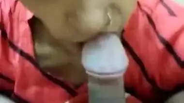 Mallu sex video of a young bhabhi giving an amazing blowjob