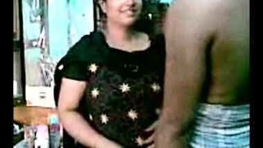Indian Guy try to enjoy with her Secret lover Aunty