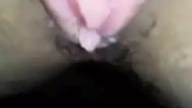 Teen pink pussy girl showing her shaved pussy