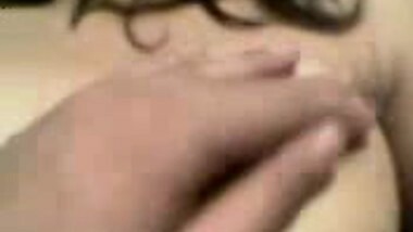 indian Girl undressed and expose herself to BF