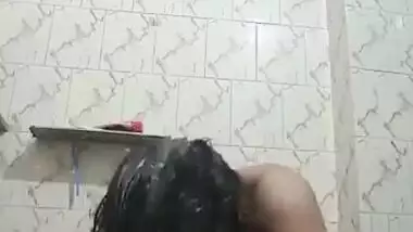 Desi sexy bhabi bath