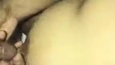 An Indian coupleâ€™s Pissing sex video Hindi audio