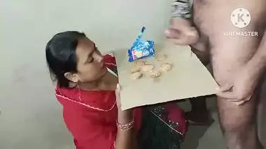 Chubby bhabhi sex blowjob and cum biscuit eating