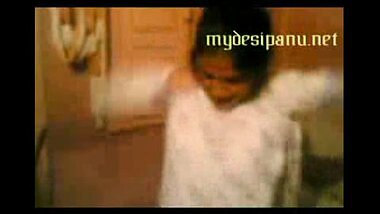 Desi aunty exposed her big boobs on cam