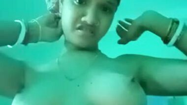 Hairy Indian pussy girl nude after bath viral MMS