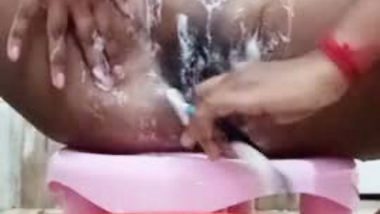 shaving my ebony tamil hairy cunt for next films!