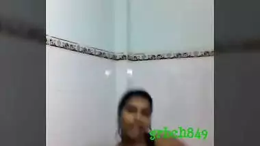 1222 Indian girl nude dancing in bathroom