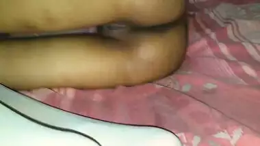 skinny teen showing her ass and rubbing her pussy and ass sri lankan homemade අයේෂගෙ චූටිම චූටි පුක