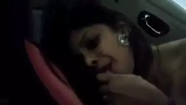 Malayalam Porn MMS Showing IT Girl Enjoying Inside Car