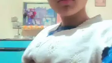 Desi girl topless boobs show video for boyfriend