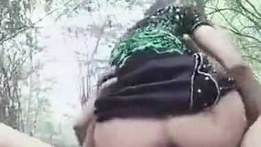 Village Teen Girl Ass Bouncing Sex Outdoors With Lover