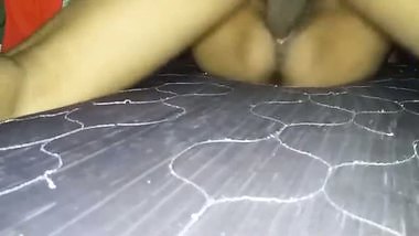 Indian aunty fucking neighbor young boy for money